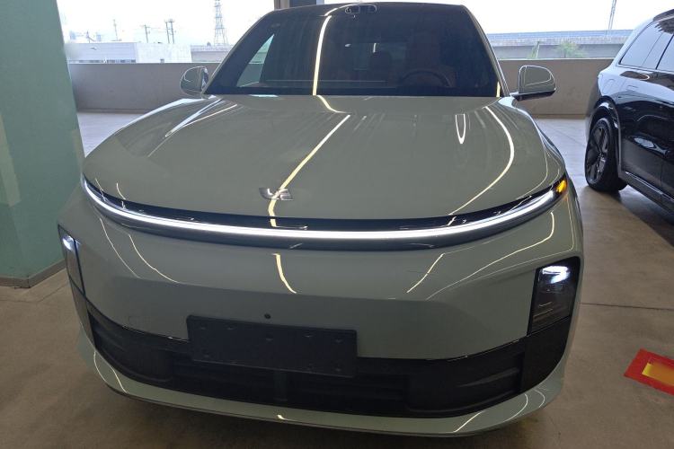 Used Li Auto L6 2025 Pro Smart Refresh Edition Front
