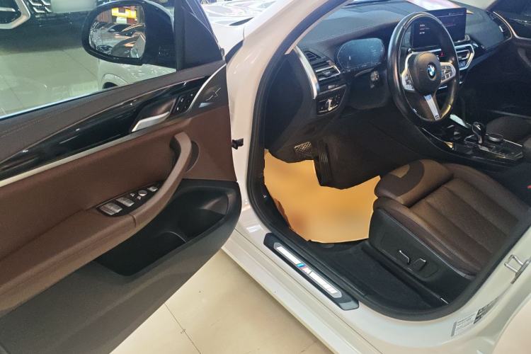 Used BMW X3 2023 xDrive25i M Sport Package Driver Seat