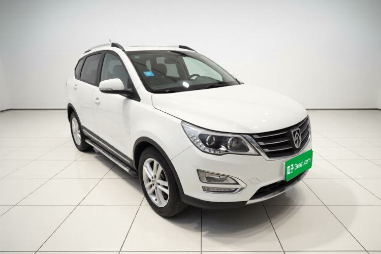 Used Baojun 560 2015 1.8L manual Comfort trim level
