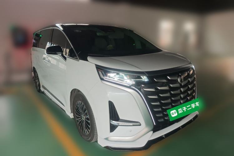 Used Denza D9 2022 DM-i 970 Four-Wheel Drive Flagship Model Front Right 45 Deg