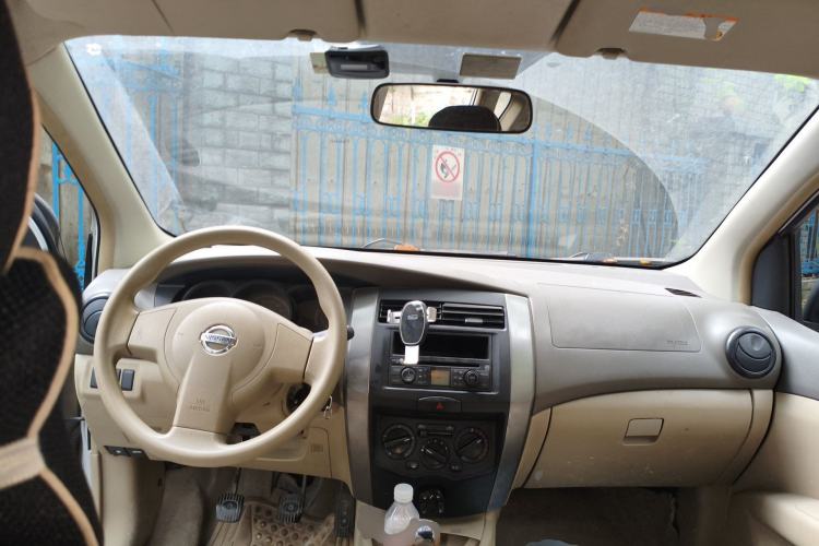 Used Nissan Livina 2007 1.6L Manual Multi-Function Type Center Console