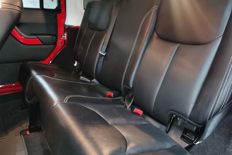 Used Jeep Wrangler 2015 3.0L Sahara Four-Door Comfort Edition