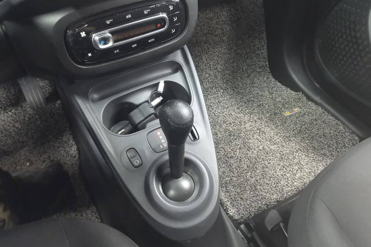 Used smart forfour 2018 1.0L 52 kW Dynamic Edition