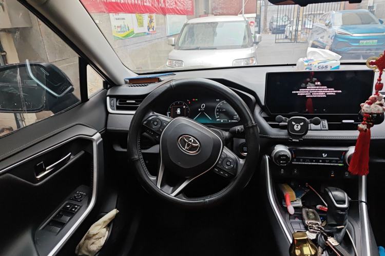 Used Toyota RAV4 2023 2.0L CVT Two-Wheel Drive Fashion Plus Edition
