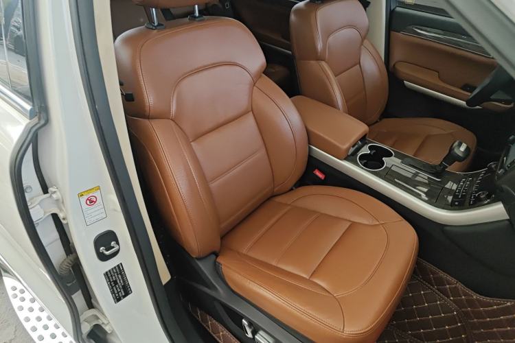 Used Haval H8 2015 2.0T Two-Wheel-Drive Luxury Version Right Front Seat