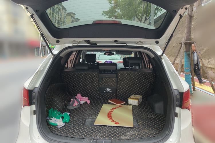 Used Hyundai Santa Fe 2015 2.0T Automatic Two-Wheel Drive Smart Version 5 Seats Trunk