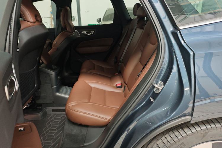 Used Volvo XC60 New Energy 2024 T8 Plug-in Hybrid Long-Range All-Wheel Drive Smart Luxury Edition Left Rear Seat