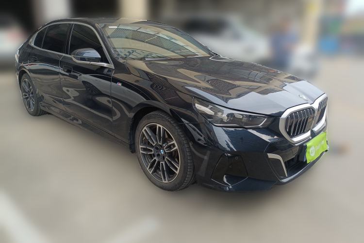 Used BMW 5 Series 2025 525Li M Sport Package Front Right 45 Deg