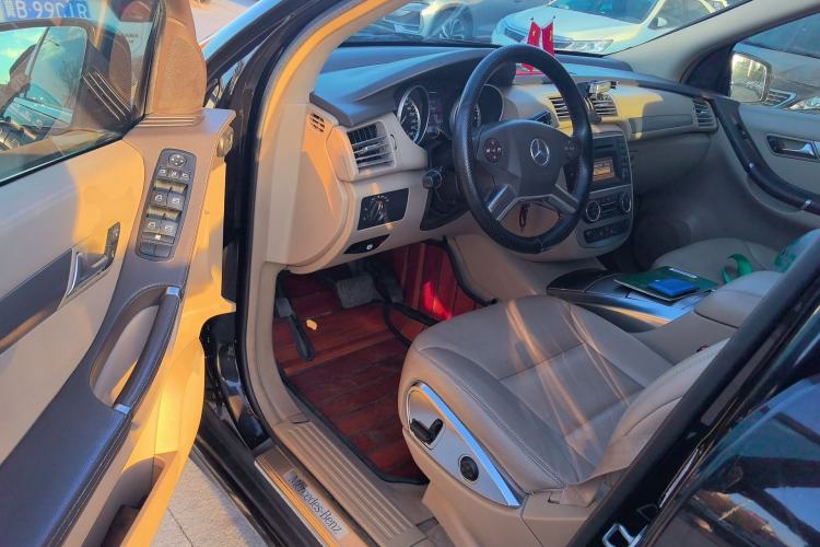 Used Mercedes-Benz R-Class 2011 R 300 L Business Model Driver Seat