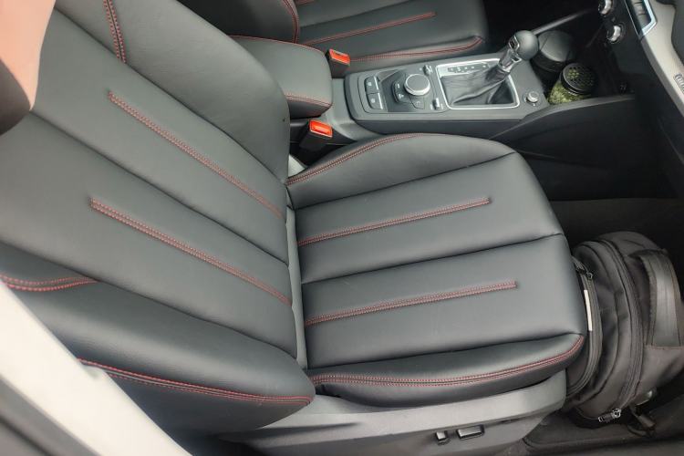 Used Audi Q2L 2021 35 TFSI Progressive Dynamic Edition Right Front Seat