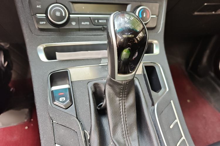 Used Geely Auto Emgrand 2018 1.5L CVT Upward Connect Edition Gear Lever