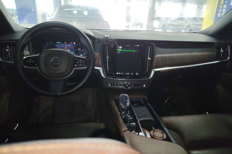 Used Volvo S90 2023 B5 Zhiyuan Luxury Edition
