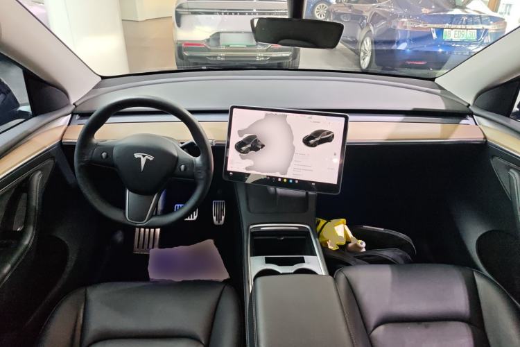 Used Tesla Model Y 2021 Long-Range All-Wheel-Drive Version
