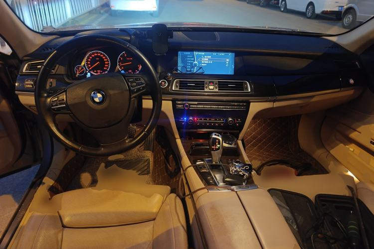 Used BMW 7 Series 2011 730Li Elegant Model Center Console