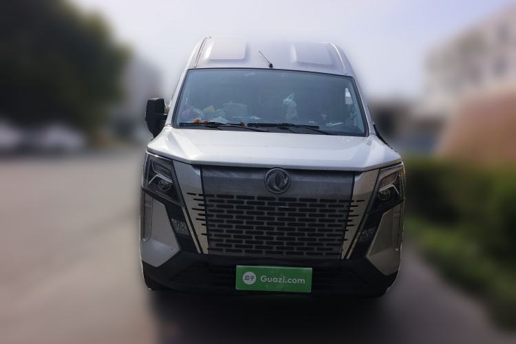 Used Dongfeng Yufeng 2023 V9+ 2.3T Manual Rear-Drive Cargo Van with Dual Rear Tires 3-Seater Front