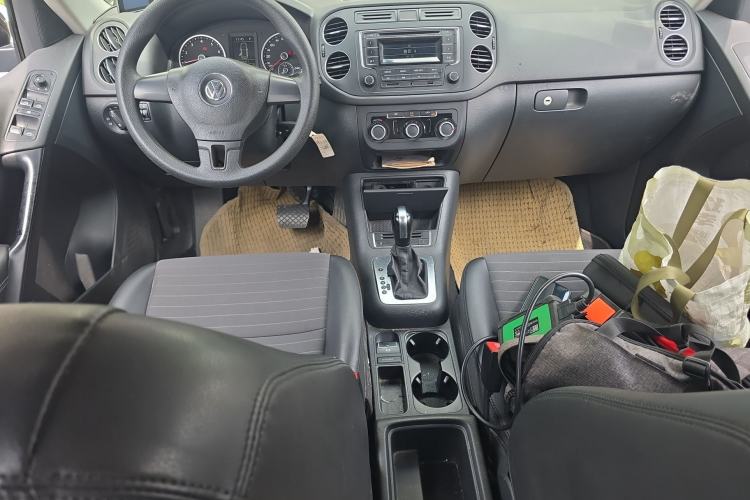 Used Volkswagen Tiguan 2013 1.8TSI Automatic Two-Wheel Drive Trend Edition Center Console