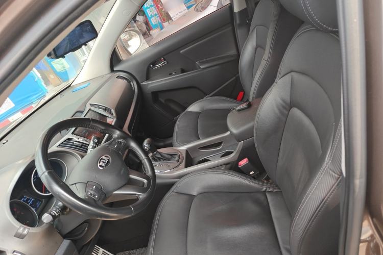 Used Kia Sportage R 2015 2.0L Automatic Two-Wheel Drive DLX Model Left Front Seat