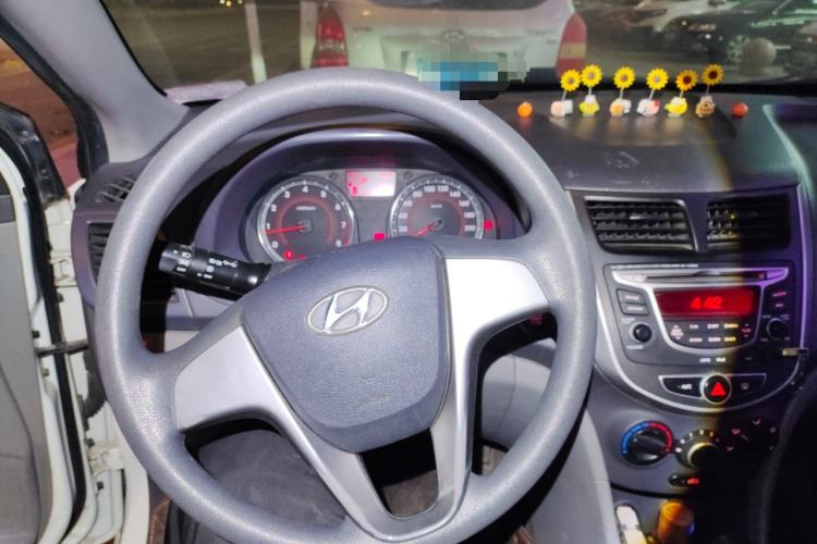 Used Hyundai Verna (older generation) 2016 1.4L Automatic Leading-Edge GLX