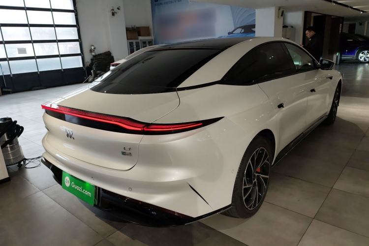 Used IM L7 2022 Dynamic Model Rear Right 45 Deg