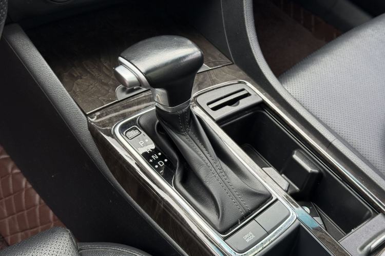 Used Kia K5 2016 1.6T Automatic LUX
