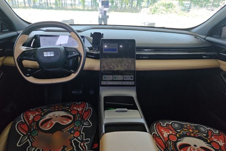 Used Geely Galaxy L6 2024 125km PLUS Dragon Edition
