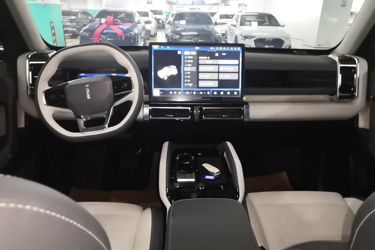 Used iCAR 03 2024 501km Four-wheel Drive Long-Range Advanced Version