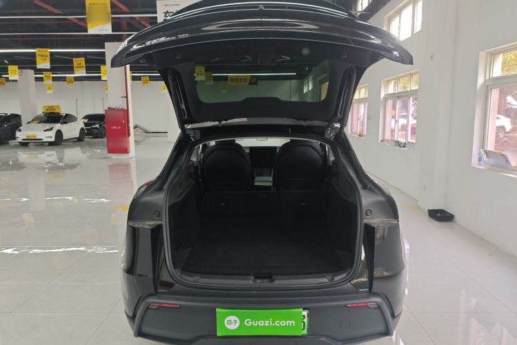 Used Tesla Model Y 2025 Long-Range All-Wheel-Drive Version