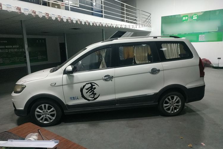 Used Dongfeng Fengon 360 2015 1.5L Manual Luxury 7-Seater China IV Standard
