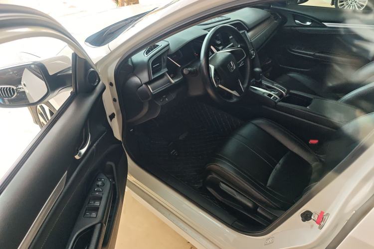 Used Honda Civic 2016 220TURBO CVT Luxury Edition Driver Seat