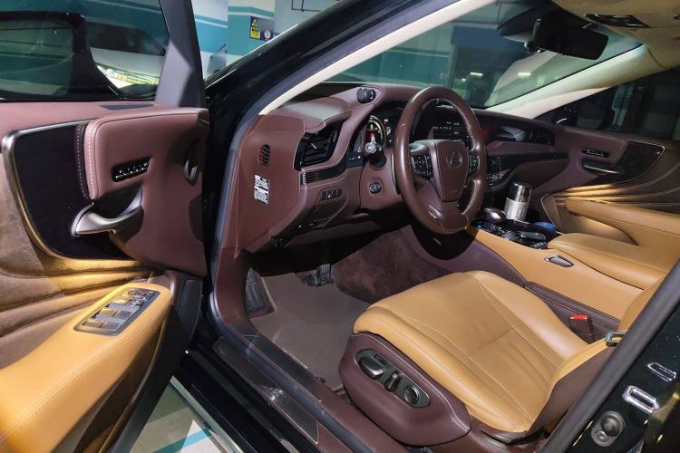 Used Lexus LS 2020 500h Excellence Edition China VI standard Driver Seat
