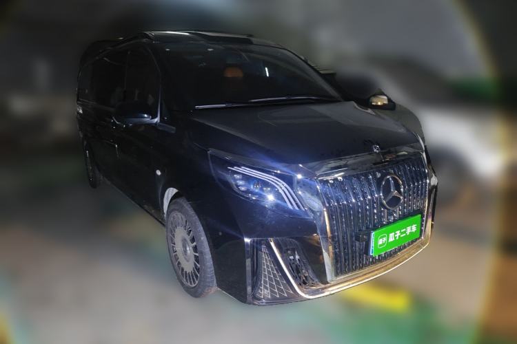 Used Mercedes-Benz Vito 2021 2.0T Elite Version 7 Seats Front Right 45 Deg