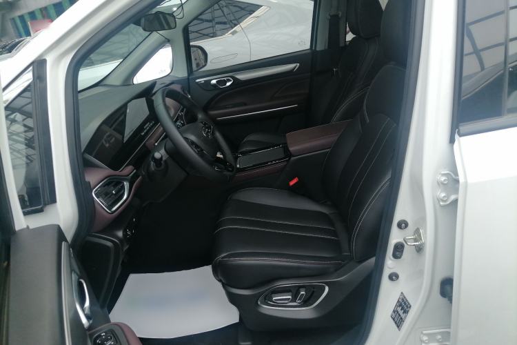 Used GAC Trumpchi M6 2023 PRO 270T DCT Luxury Edition
