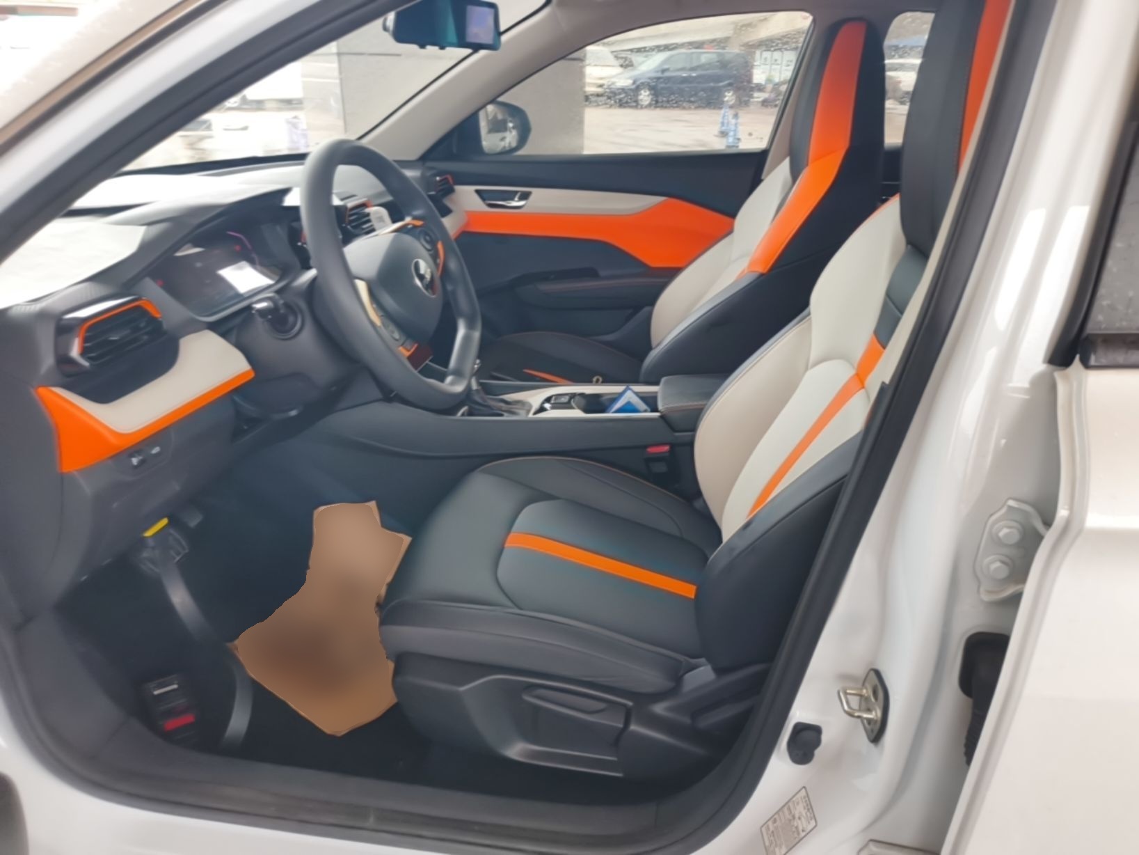 Dongfeng Aeolus Yixuan 2023 1.5L Automatic Glory Edition — снимка 17