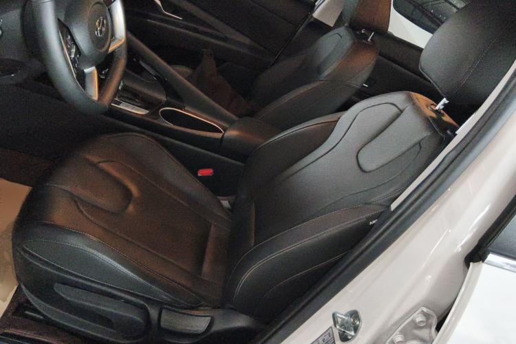 Used Hyundai Elantra 2022 1.5L CVT GLX Elite Edition Left Front Seat