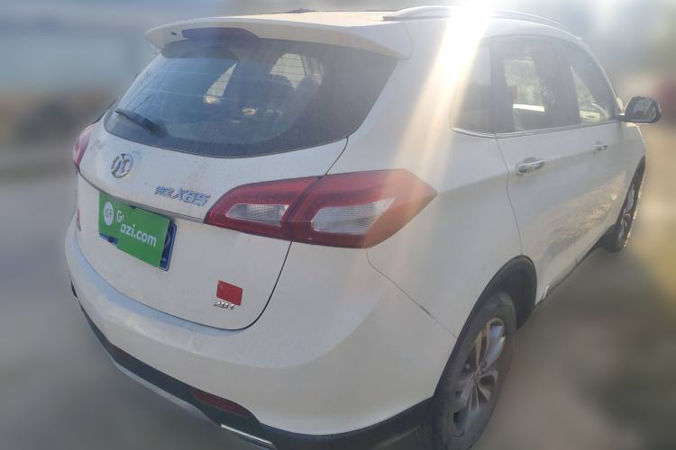 Used BAIC Senova X65 2015 2.0T Automatic Elite Model
