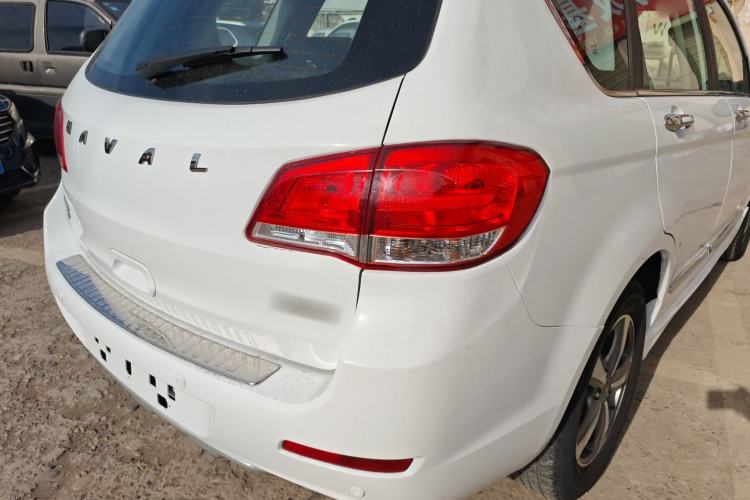 Used Haval H6 2015 Upgraded Model 1.5T Manual Two-Wheel Drive Elite Version Exterior 3