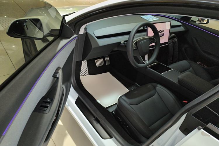 Used Tesla Model 3 2025 Rear-Wheel-Drive Version
