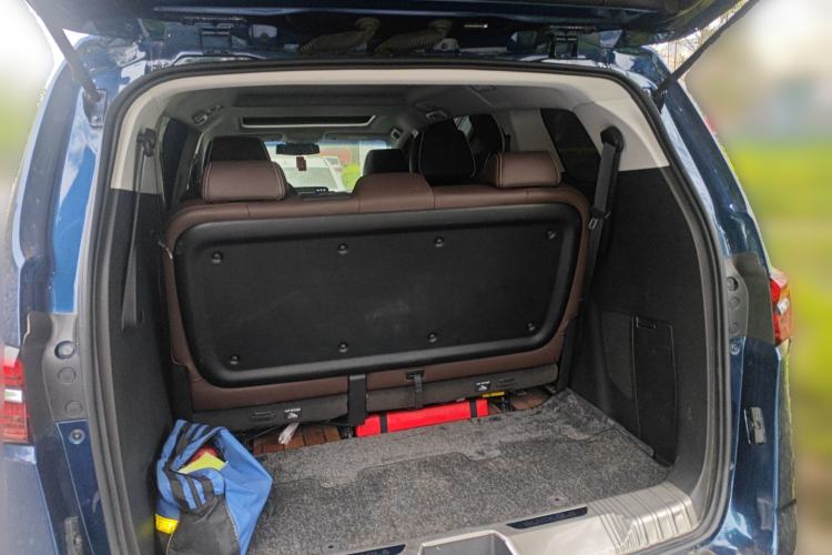 Used Buick GL8 2022 Land Business Class 652T Luxury Model Trunk