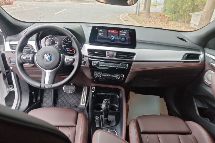 Used BMW X2 2021 Updated xDrive25i Midnight Edition Center Console