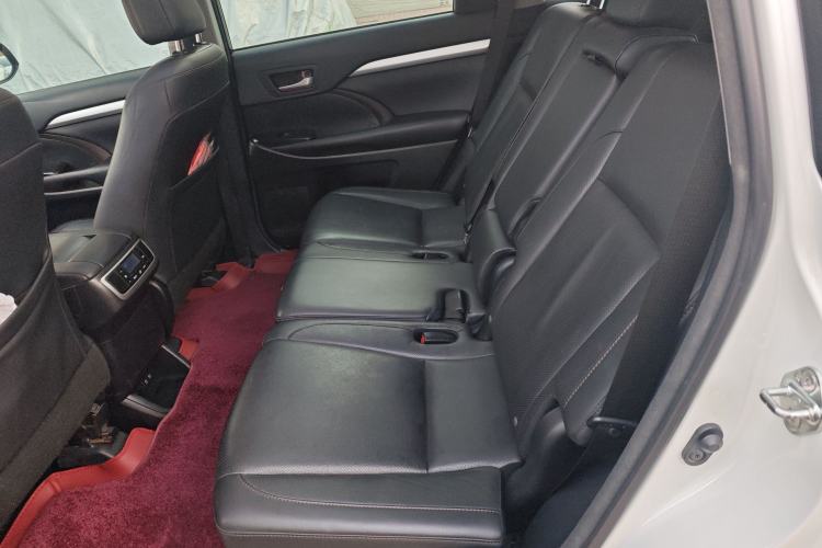 Used Toyota Highlander 2018 2.0T Four-Wheel Drive Luxury Edition 7 Seats China V Emission Standard Left Rear Seat