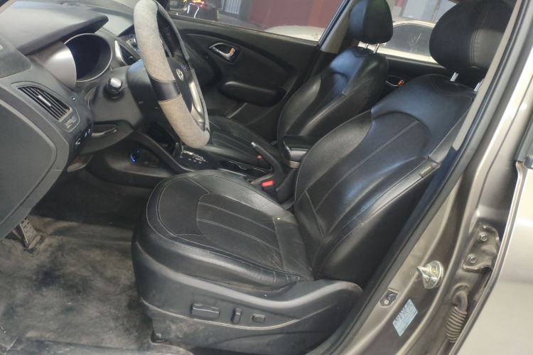 Used Hyundai ix35 2012 2.4L Automatic Two-Wheel Drive Prestige Edition GLS Left Front Seat