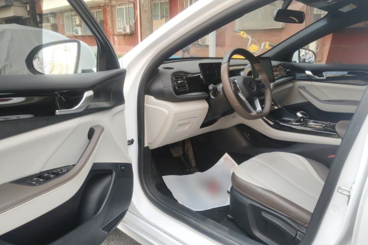 Used BYD Qin PLUS 2024 HONOR Edition DM-i 55KM Leading Model Driver Seat