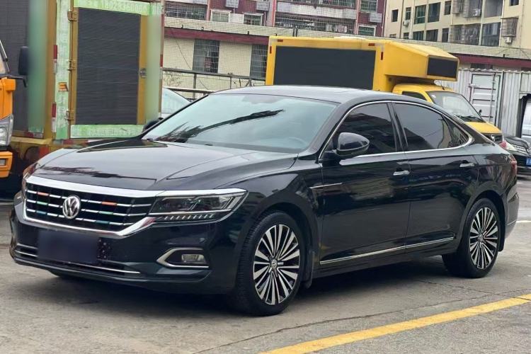 Used Volkswagen Passat 2019 330TSI Luxury Edition China VI Standard