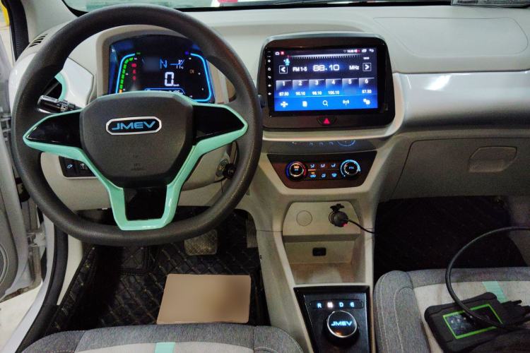 Used JMEV Xiao Qilin 2023 Joyful Edition 201km Comfort Model Center Console