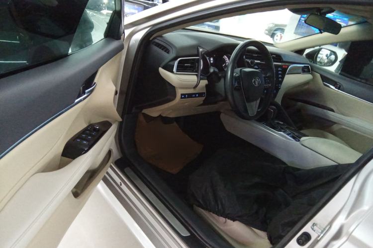 Used Toyota Camry 2018 Dual-Engine 2.5 HG Luxury Edition
