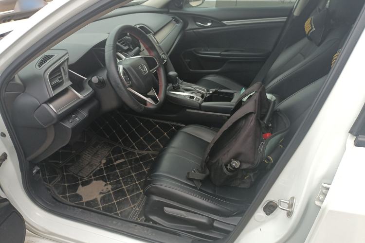 Used Honda Civic 2016 220TURBO CVT Luxury Edition Left Front Seat