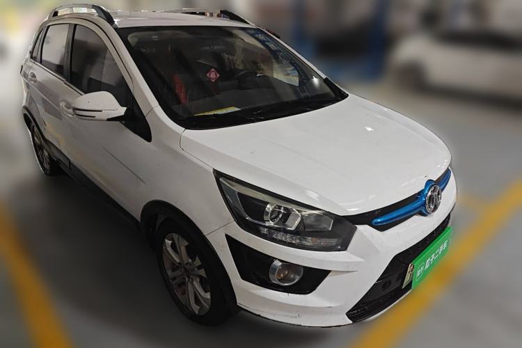 Used BAIC New Energy EX 2017 EX260 Active Edition Front Right 45 Deg
