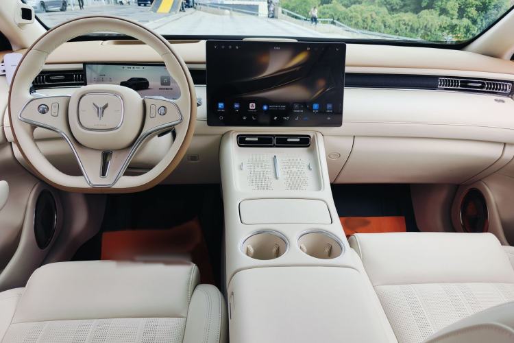 Used VOYAH FREE 2025 Model FREE+ Four-Wheel-Drive Qiankun Edition
