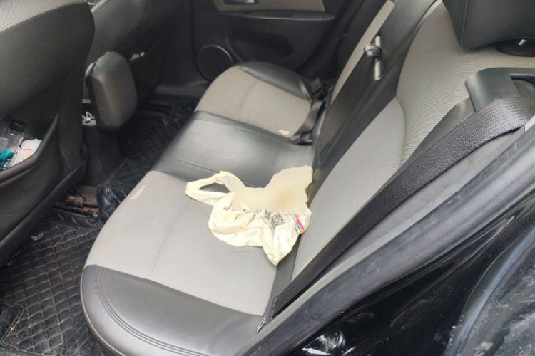 Used Chevrolet Cruze 2011 1.6L SL Grand Touring Edition Automatic Left Rear Seat