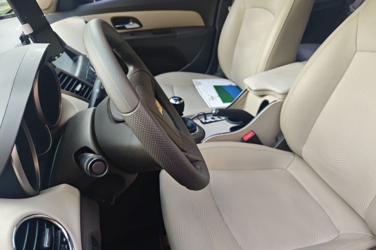 Used Chevrolet Cruze 2015 1.5L Classic SE MT